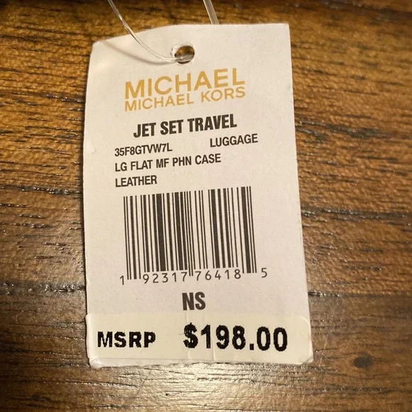 MICHAEL Michael Kors
Jet Set Large Flat Multifunction Phone Case Wallet - Picture 4 of 6